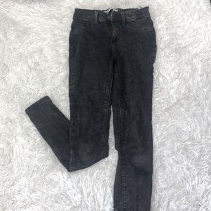 black skinny jeans